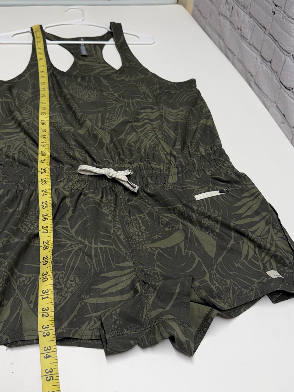 Vuori clementine romper Green Leaf Print Tank Romper with Drawstring Sz L - Picture 4 of 8
